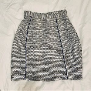 H&M black and white pencil skirt with zip back size 6